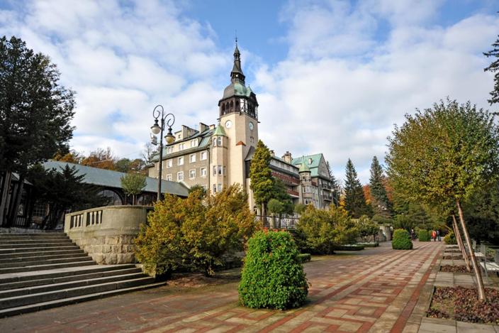Dom Zdrojowy - Kurhaus mit vielen Angeboten und Rezensionen