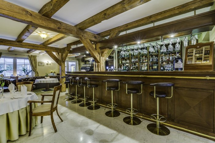 Hotel Lubicz - Kontakt in Ustka (Stolpmünde) und beste Preise