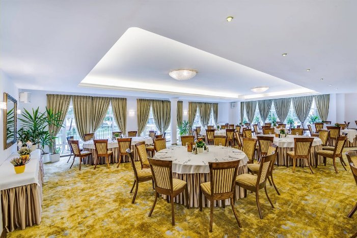 Hotel Lubicz - Kontakt in Ustka (Stolpmünde) und beste Preise