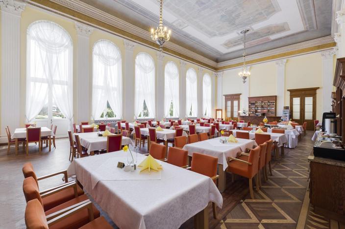 Kurhaus Edward - Im Zentrum des Kurorts direkt am Kurpark gelegen
