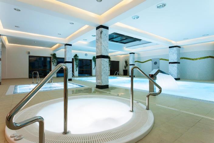 Robert´s Port Lake - Hotel und Zimmer mit Dusche und WC in Mikolajki