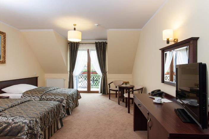 Robert´s Port Lake - Hotel und Zimmer mit Dusche und WC in Mikolajki