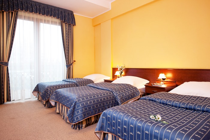 Robert´s Port Lake - Hotel und Zimmer mit Dusche und WC in Mikolajki