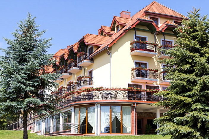 Robert´s Port Lake - Hotel und Zimmer mit Dusche und WC in Mikolajki
