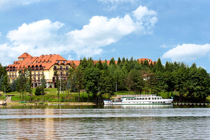 Robert´s Port Lake - Hotel und Zimmer mit Dusche und WC in Mikolajki