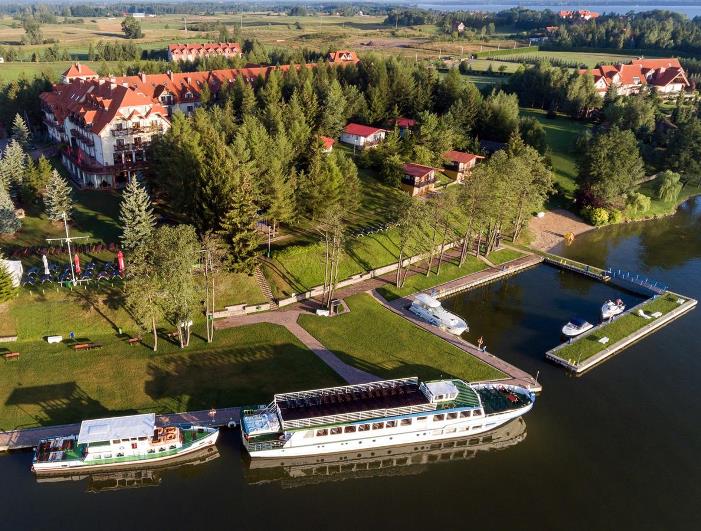 Robert´s Port Lake - Hotel und Zimmer mit Dusche und WC in Mikolajki