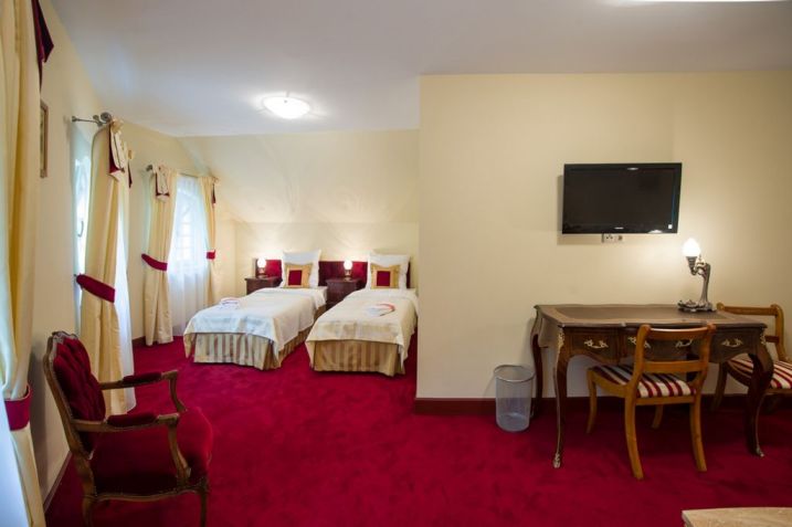 Altes Kurhaus - Stary Zdroj ist der polnische Name des Kurhotels in Bad Flinsberg