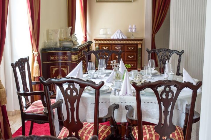 Altes Kurhaus - Stary Zdroj ist der polnische Name des Kurhotels in Bad Flinsberg