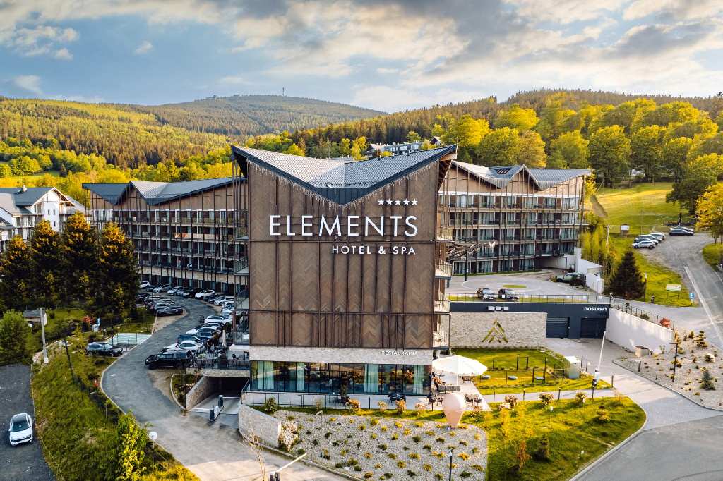 Hotel Elements - Das Resort liegt leider nicht am See aber mit guter Speisekarte