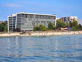 Marine Hotel